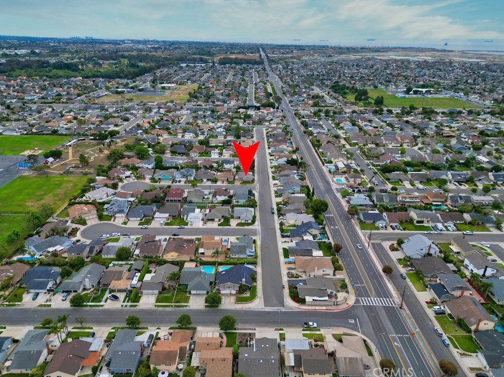 6532 Kilda Cir, Huntington Beach CA  92647-5625 exterior