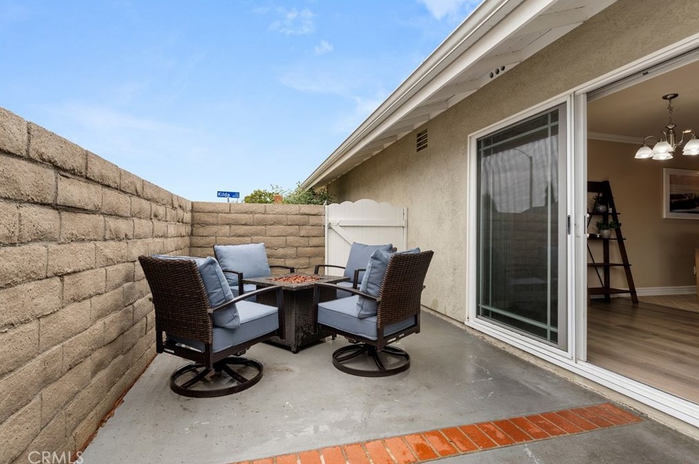 6532 Kilda Cir, Huntington Beach CA  92647-5625 exterior