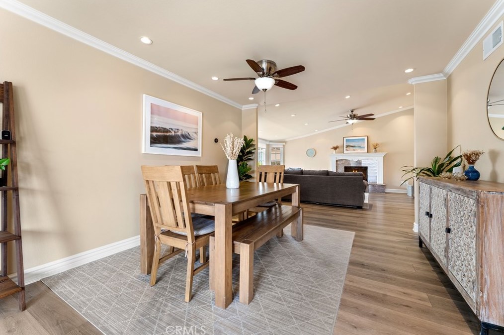 6532 Kilda Cir, Huntington Beach CA  92647-5625 exterior