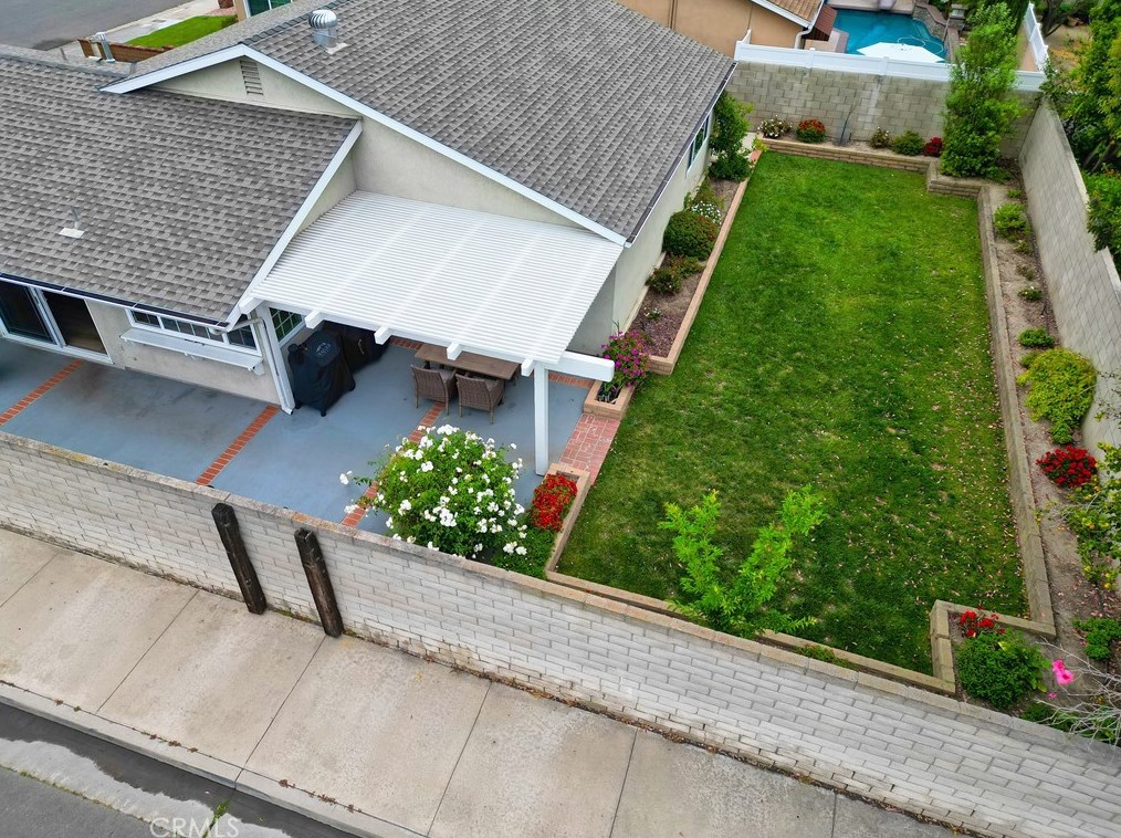 6532 Kilda Cir, Huntington Beach CA  92647-5625 exterior