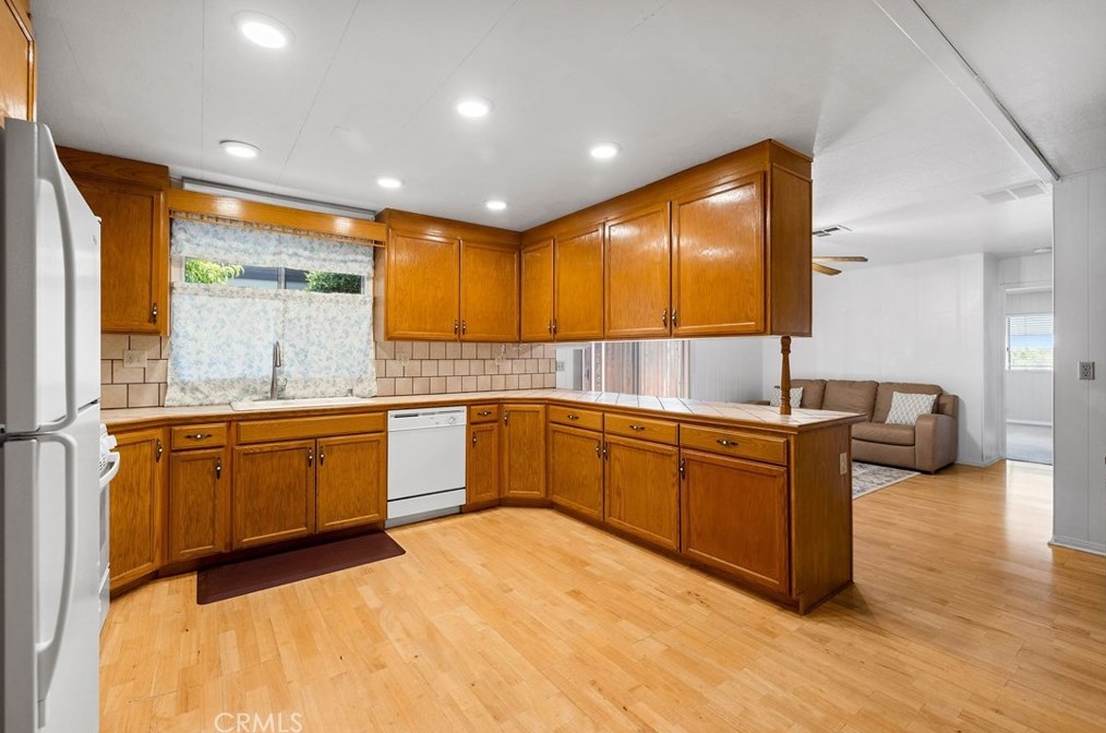 28799 Via Playa Del Rey, Murrieta CA  92563-5603 exterior