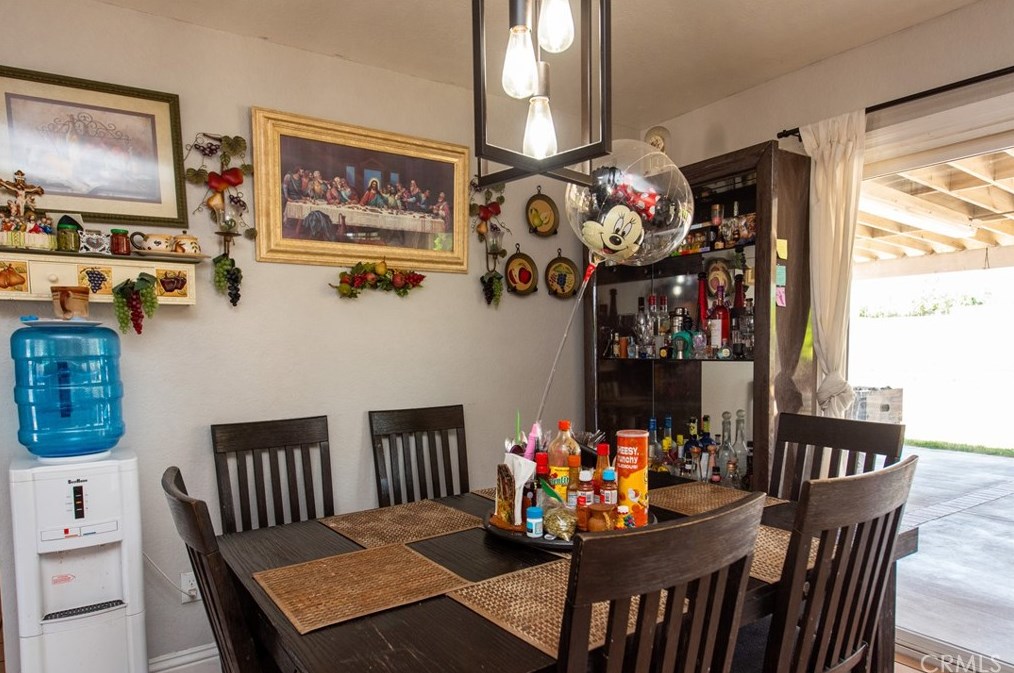 17730 Mesa Rd, Fontana CA  92336-2353 exterior