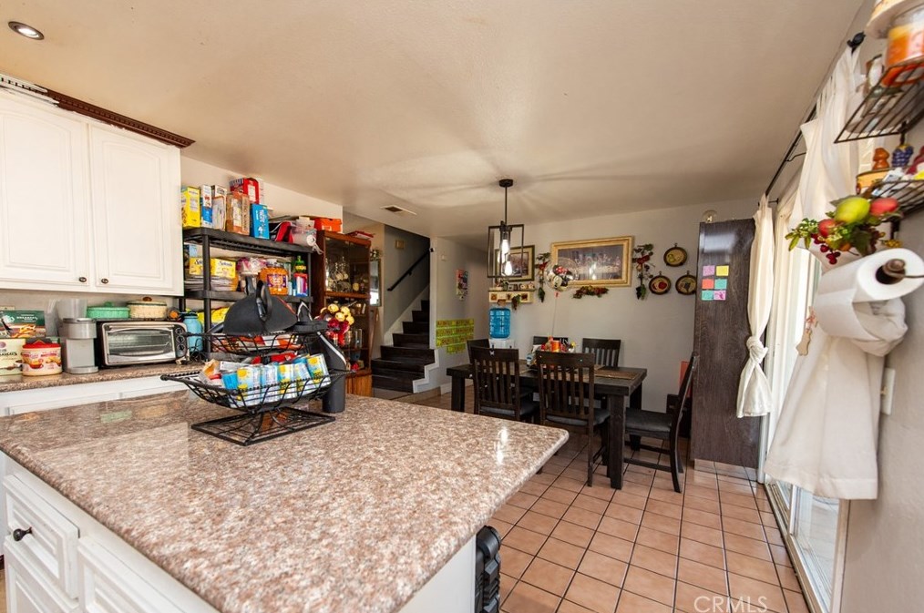 17730 Mesa Rd, Fontana CA  92336-2353 exterior