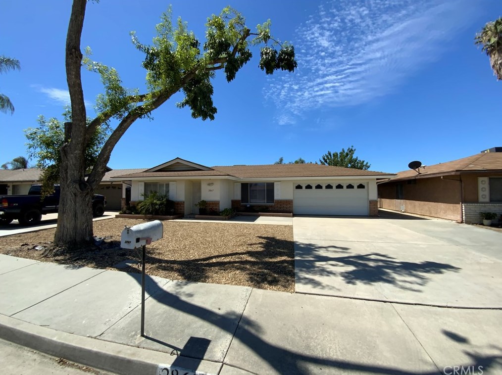 2867 Cindy Ln, Hemet, CA 92545-3627