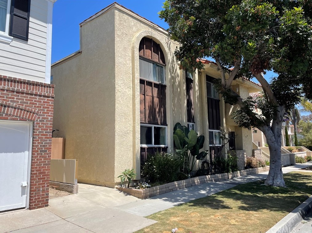 319 15th St, Huntington Beach, CA 92648