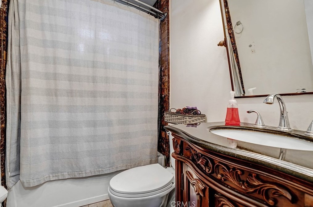 14875 Washington Dr, Fontana, CA 92335-6285