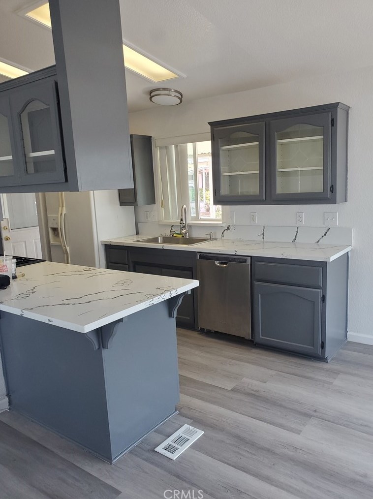 14352 Beach Blvd, Westminster, CA 92683-4527