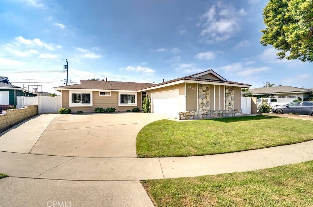 6152 Dundee Dr, Huntington Beach, CA 92647-2409