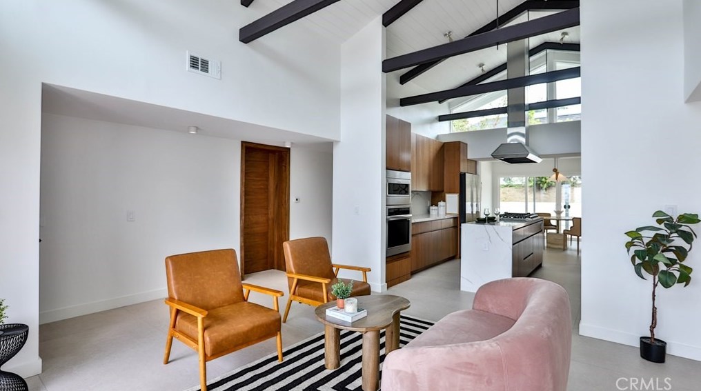 17052 Edgewater Ln, Huntington Beach CA  92649-4208 exterior