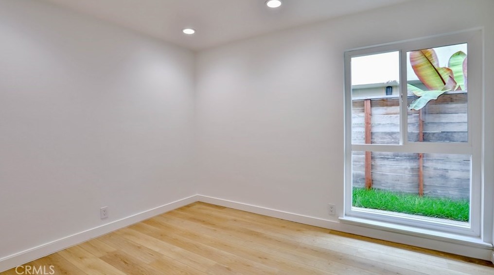 17052 Edgewater Ln, Huntington Beach CA  92649-4208 exterior