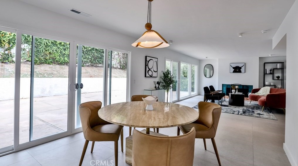 17052 Edgewater Ln, Huntington Beach CA  92649-4208 exterior