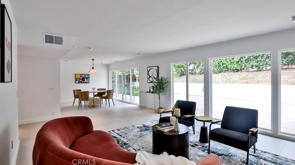 17052 Edgewater Ln, Huntington Beach CA  92649-4208 exterior