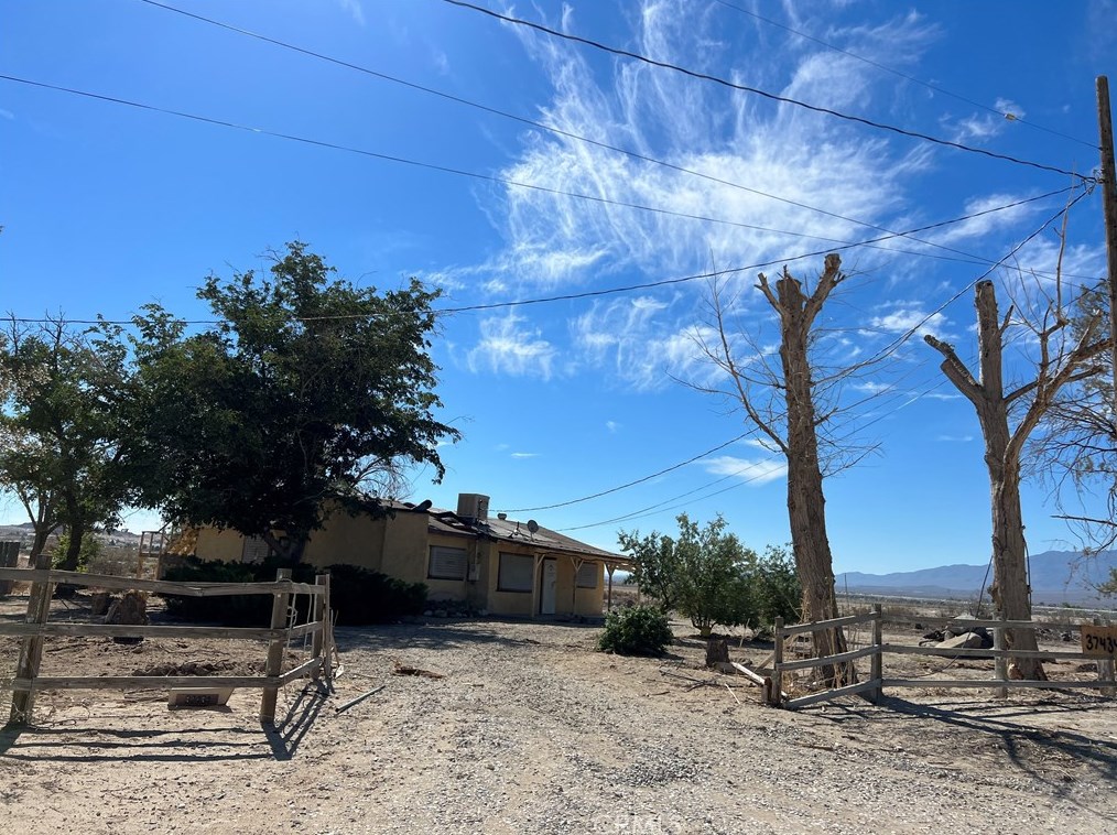 37434 Rabbit Springs Rd, Lucerne Valley, CA 92356