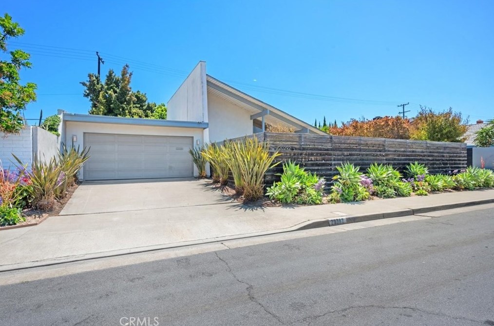 20292 Deervale Ln, Huntington Beach, CA 92646-4741