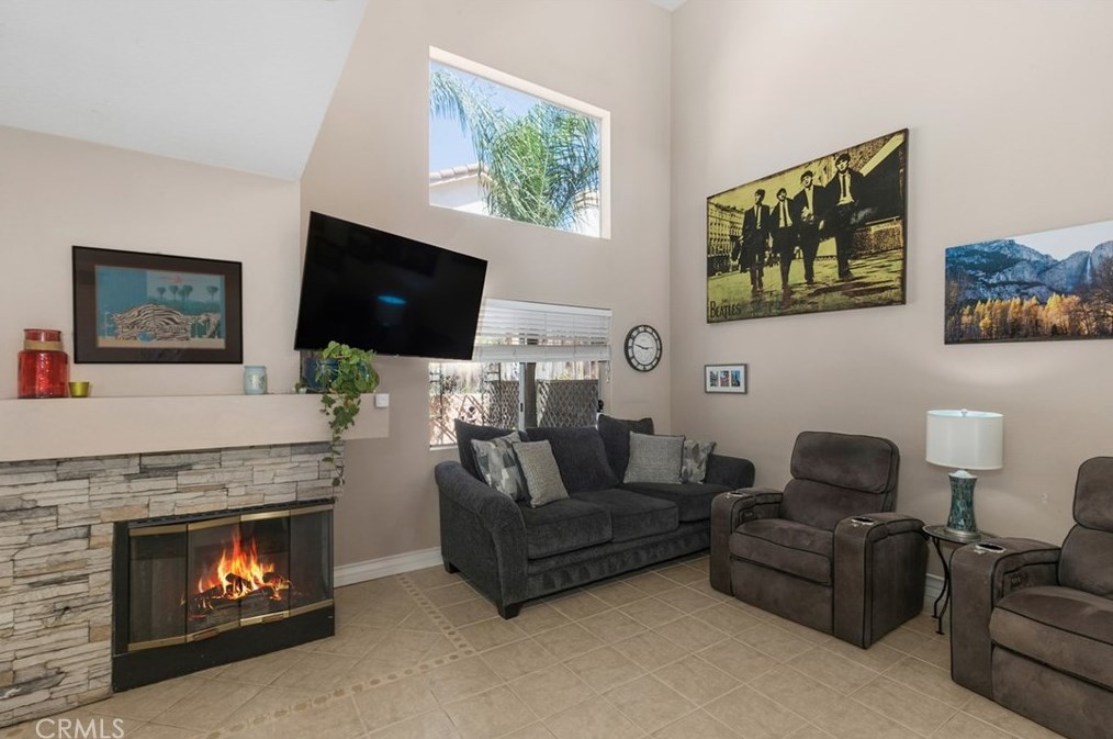 2211 Ascot St, Corona, CA 92879-7767