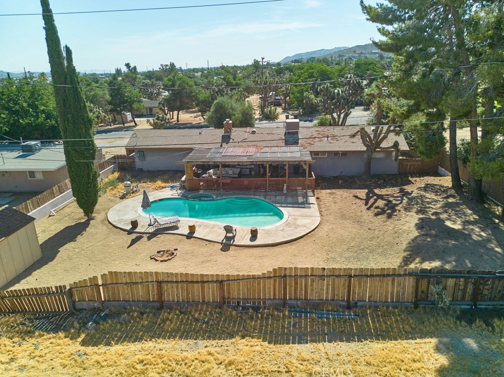 7870 Palm Ave, Yucca Valley CA 92284-4046 exterior