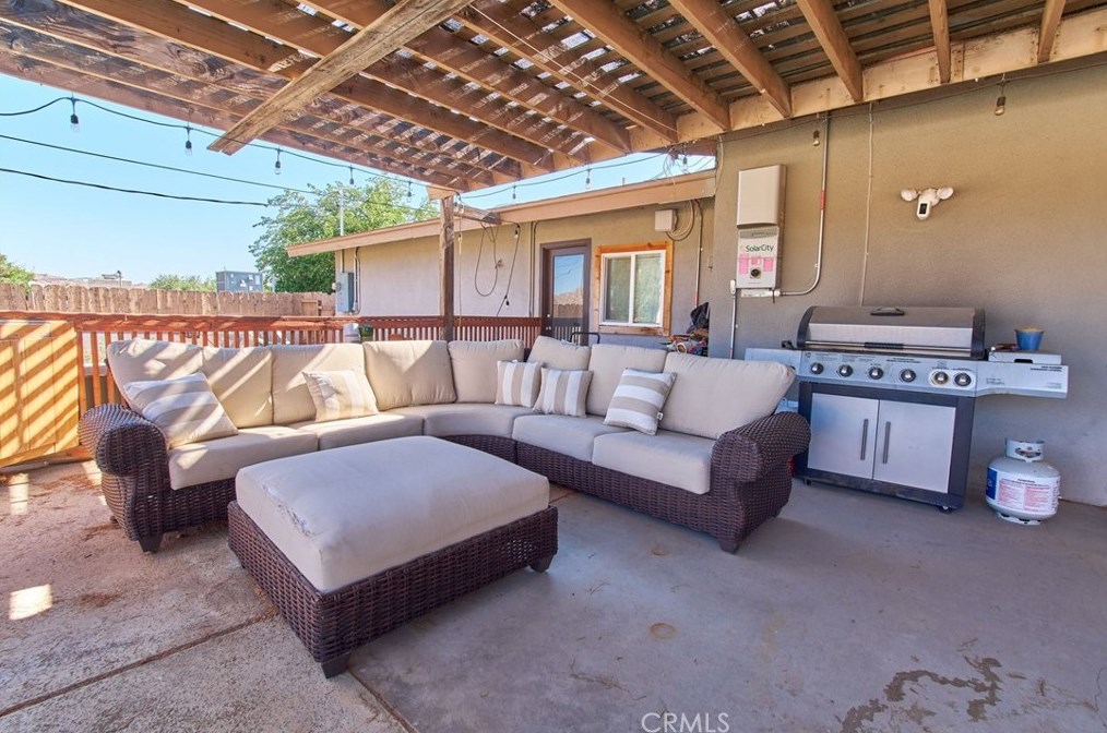 7870 Palm Ave, Yucca Valley CA 92284-4046 exterior