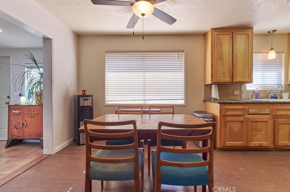 7870 Palm Ave, Yucca Valley CA 92284-4046 exterior