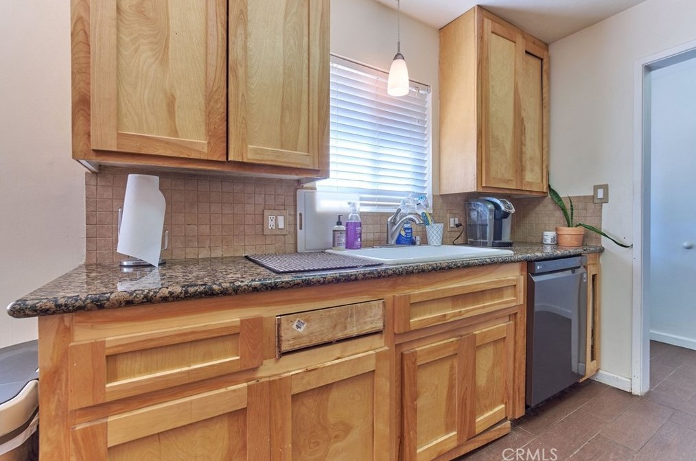 7870 Palm Ave, Yucca Valley CA 92284-4046 exterior