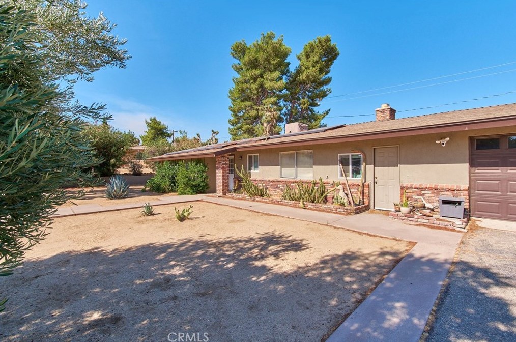 7870 Palm Ave, Yucca Valley CA 92284-4046 exterior
