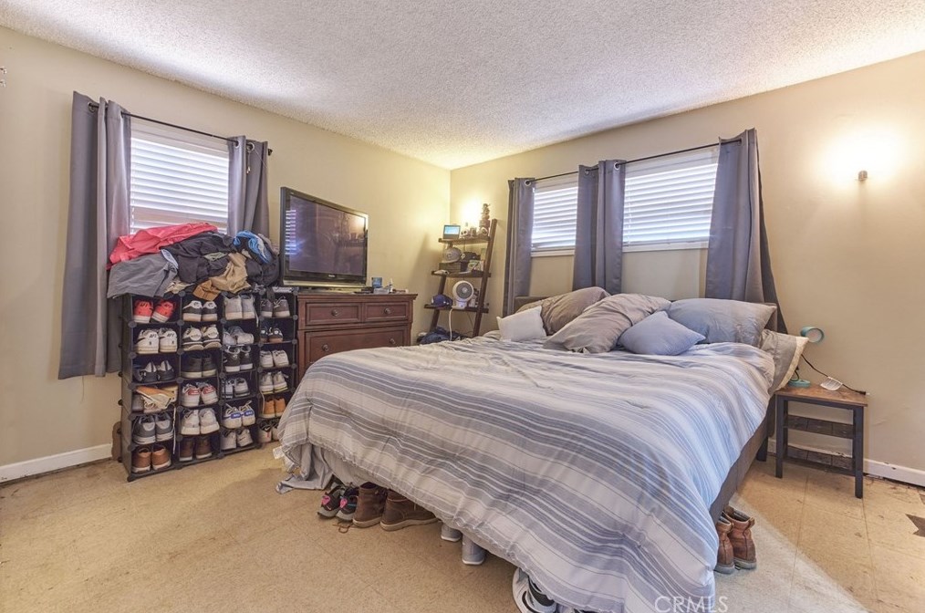 7870 Palm Ave, Yucca Valley CA 92284-4046 exterior