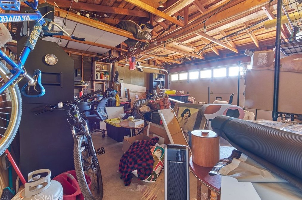 7870 Palm Ave, Yucca Valley CA 92284-4046 exterior