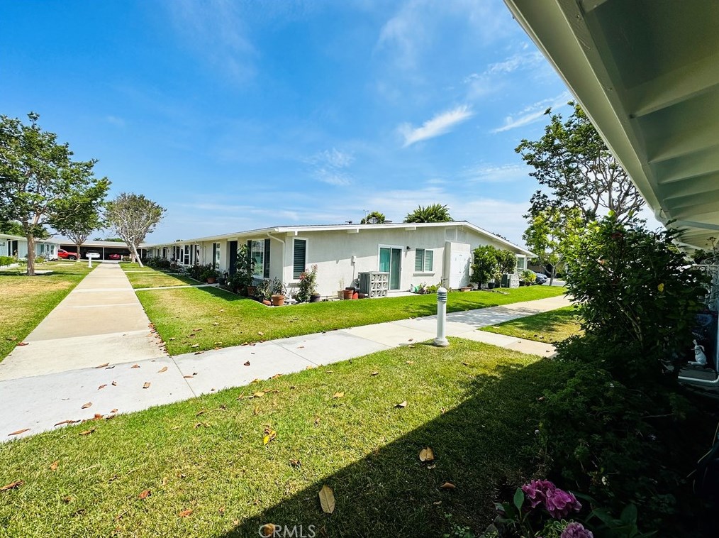 1381 Golden Rain Road M3-21j, Seal Beach, CA 90740