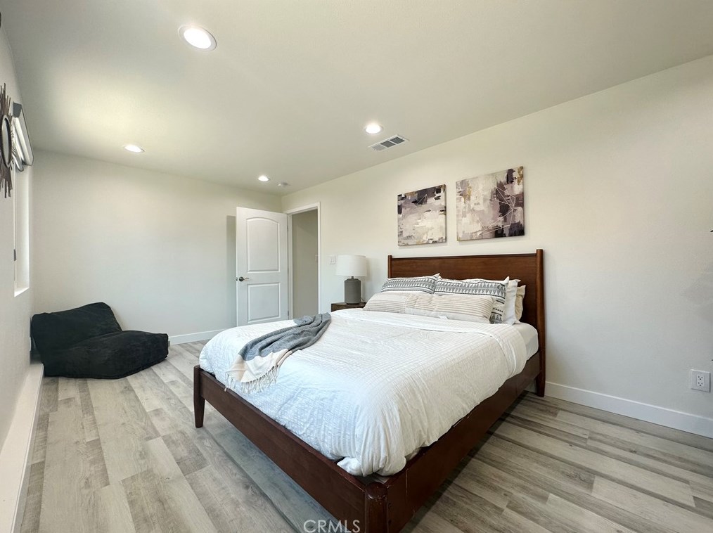 18441 Goodwin Ln, Huntington Beach CA  92646-1652 exterior