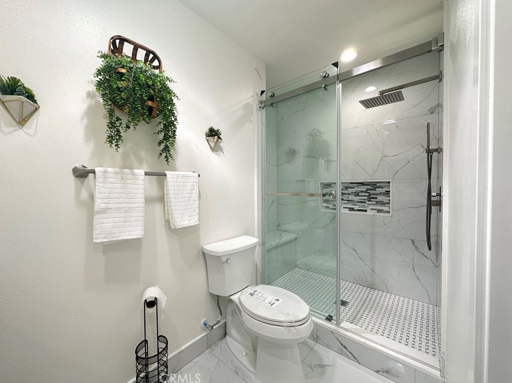 18441 Goodwin Ln, Huntington Beach CA  92646-1652 exterior