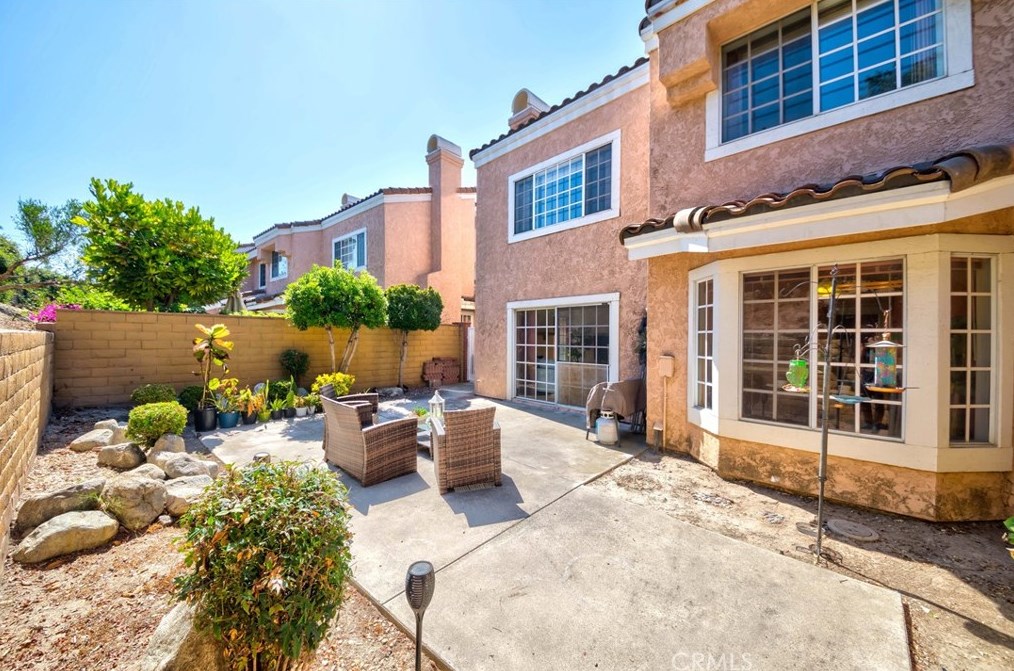 12155 Napoli Dr, Artesia CA  90703-2772 exterior
