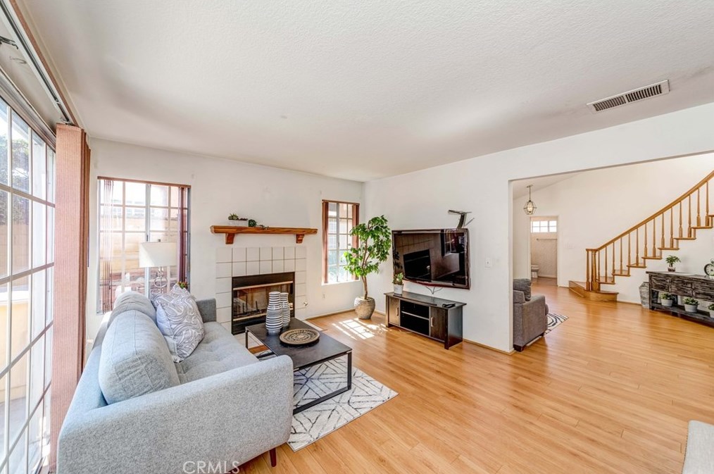12155 Napoli Dr, Artesia CA  90703-2772 exterior