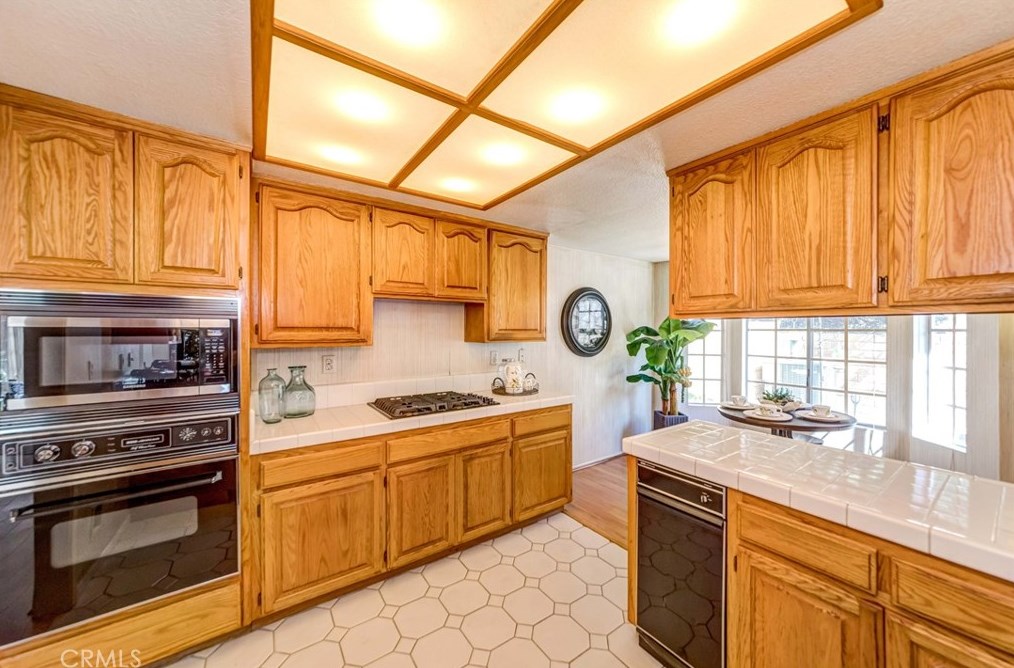 12155 Napoli Dr, Artesia CA  90703-2772 exterior