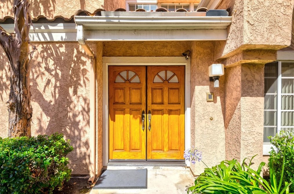 12155 Napoli Dr, Artesia CA  90703-2772 exterior