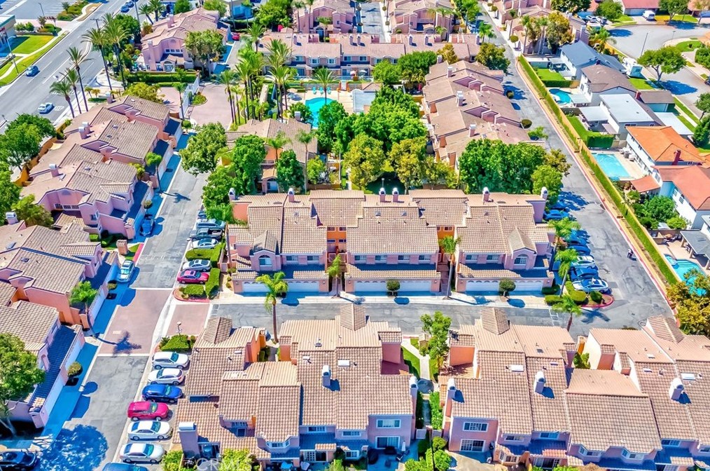 12155 Napoli Dr, Artesia CA  90703-2772 exterior