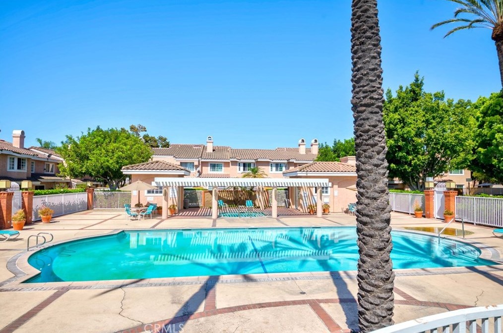 12155 Napoli Dr, Artesia CA  90703-2772 exterior