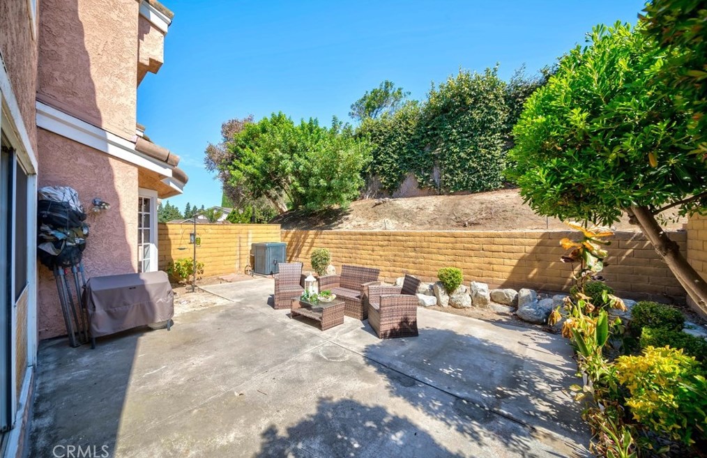 12155 Napoli Dr, Artesia CA  90703-2772 exterior