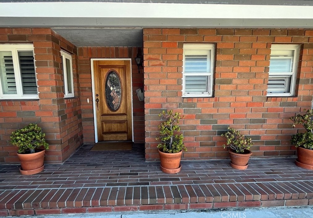 9362 Ambassador Dr, Westminster, CA 92683