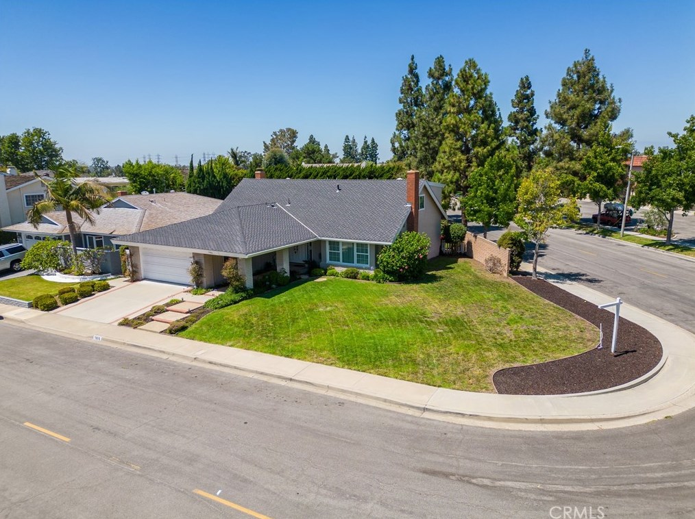 1906 Lanai Dr, Costa Mesa, CA 92626-3554