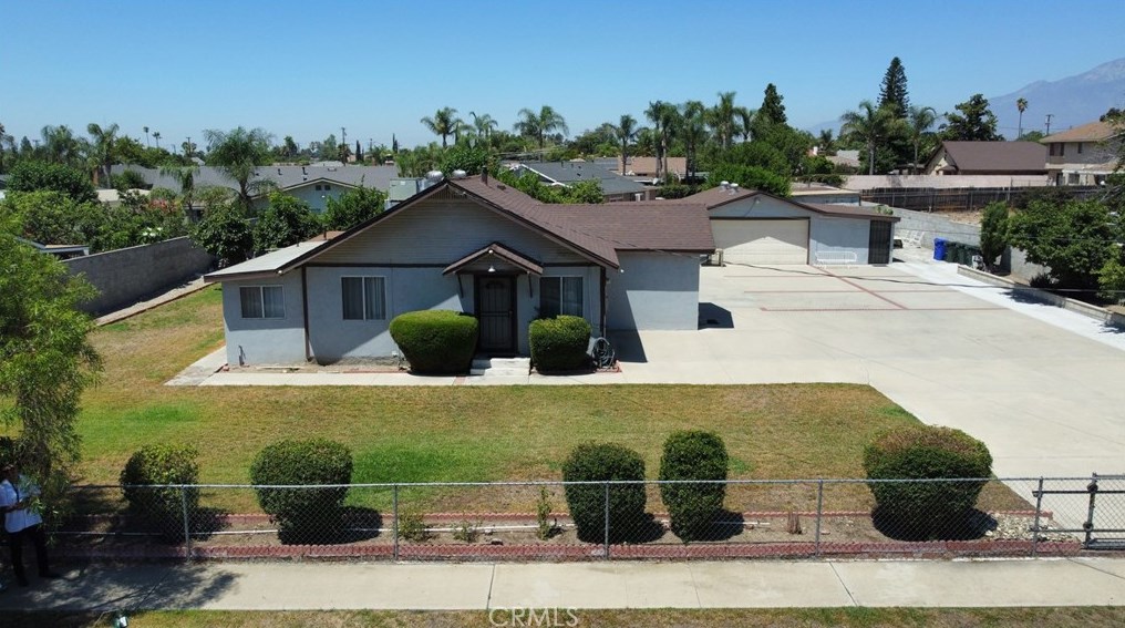 7810 Palmetto Ave, Fontana, CA 92336-2744