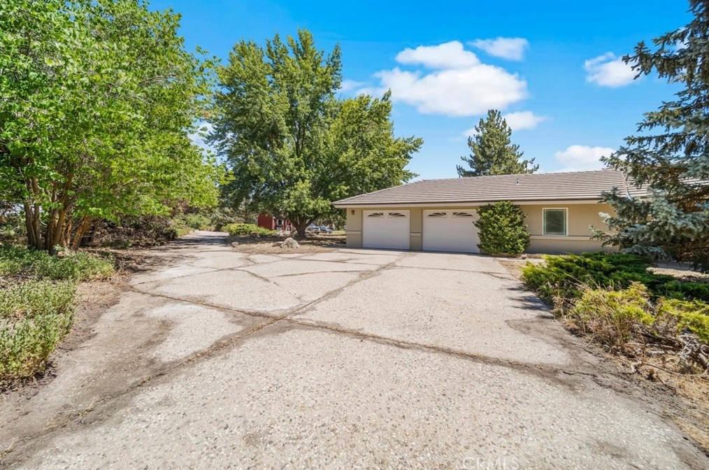 28960 Birkdale Ct, Tehachapi, CA 93561-5202