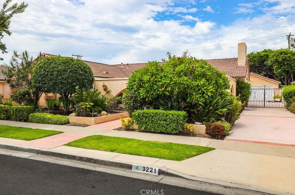 3221 Mainway Dr, Los Alamitos, CA 90720