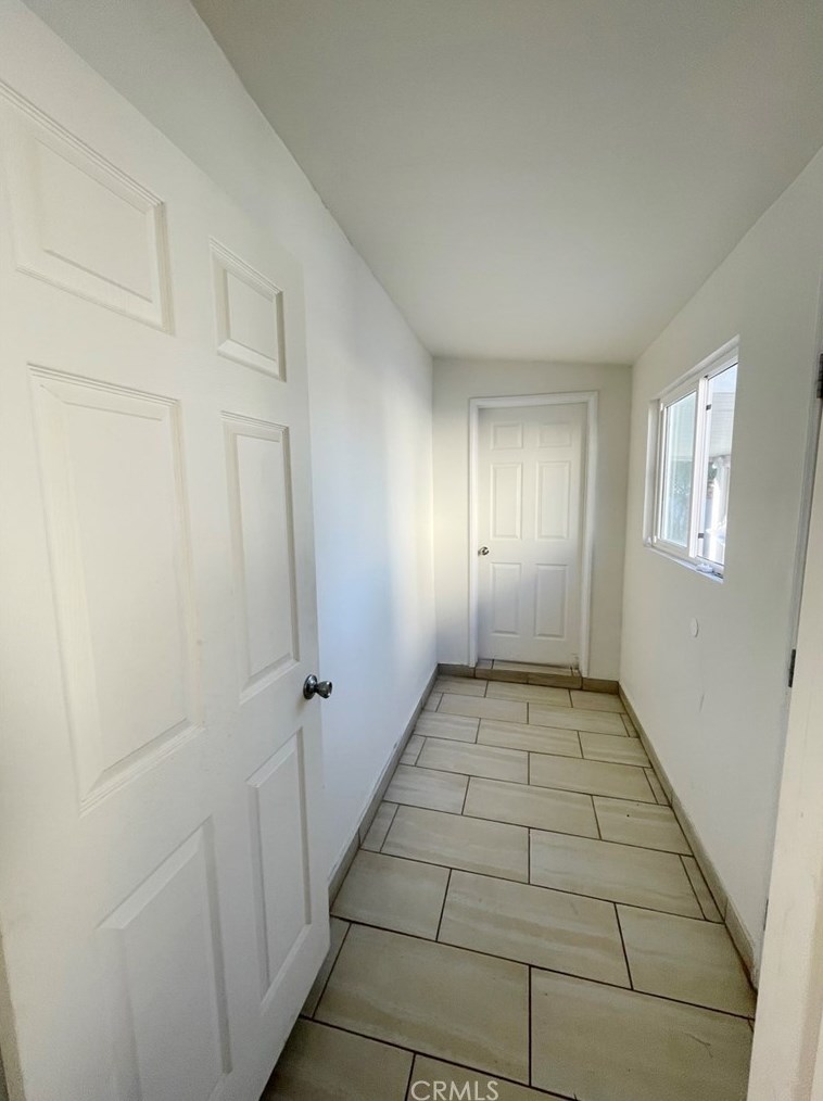 851 105th St, Los Angeles CA  90044-4429 exterior