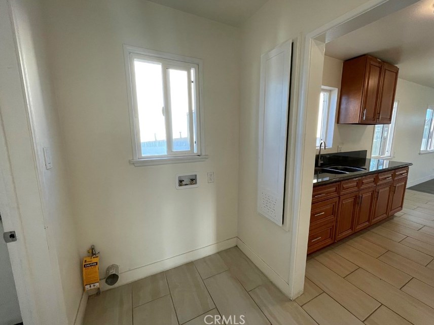 851 105th St, Los Angeles CA  90044-4429 exterior