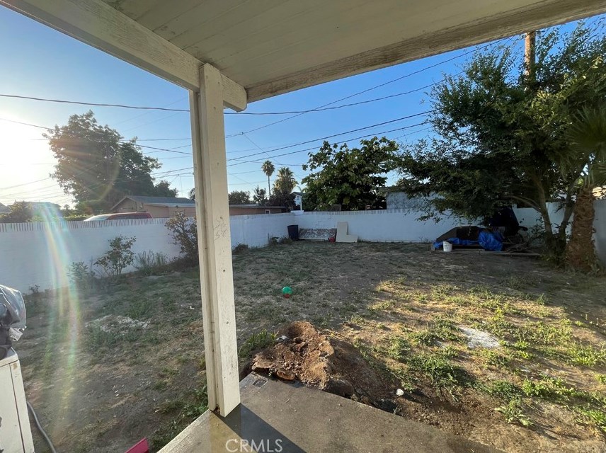 851 105th St, Los Angeles CA  90044-4429 exterior
