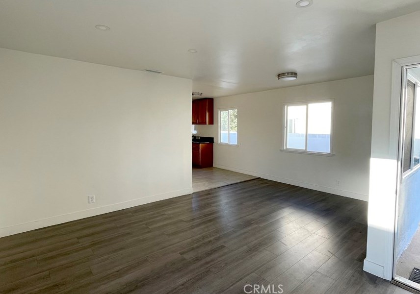 851 105th St, Los Angeles CA  90044-4429 exterior