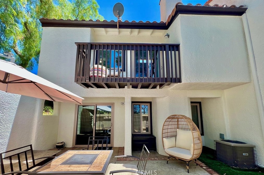 203 Helecho Ct, Thousand Oaks, CA 91362-2717