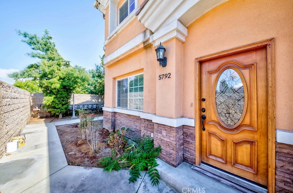 5792 Kingman Ave #7, Buena Park, CA 90621