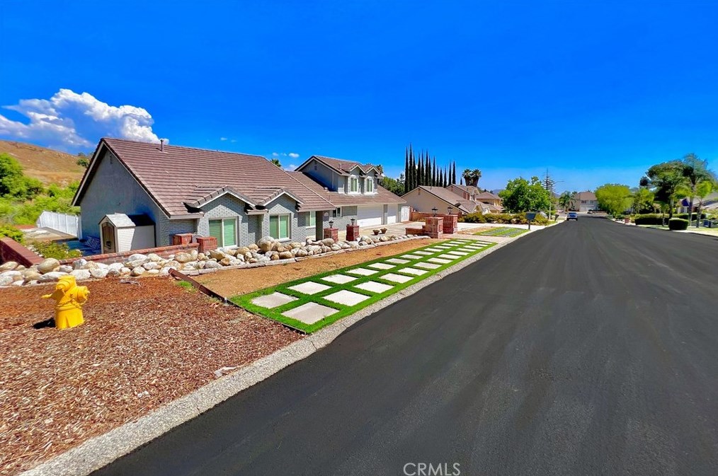 11362 Mar El St, Moreno Valley, CA 92555-1402