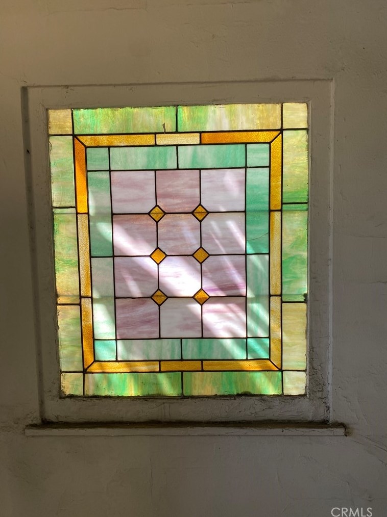 1335 Redondo Blvd, Los Angeles CA  90019-2826 exterior