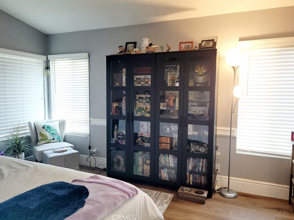 11374 Dogwood Ct, Fontana CA  92337-2738 exterior